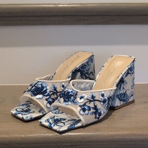 Betsey Johnson Blue Roo Heels
